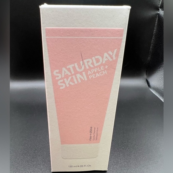 Saturday Skin Apple + Peach Cleanser - Picture 1 of 6